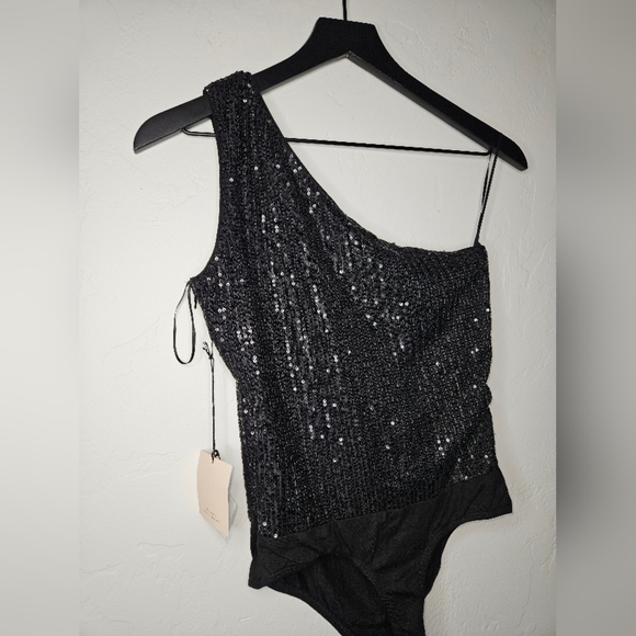 Superdown x Revolve One Shoulder Sequin Thong Bodysuit NWT - Picture 6 of 8